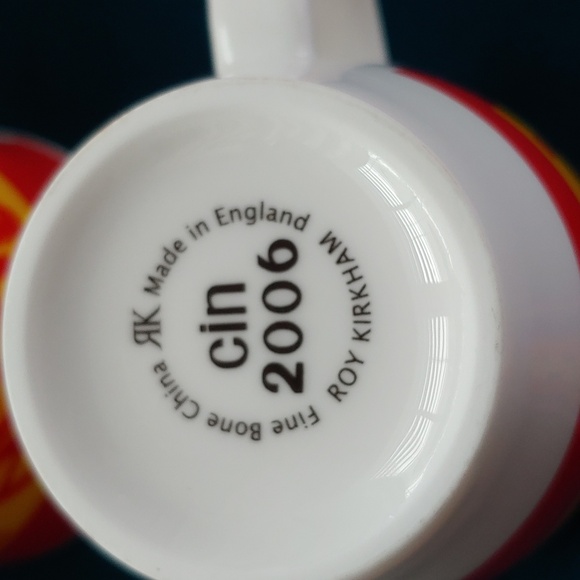 Roy Kirkham Set of Two Collectible 2006 Make It Tasty Fine Bone China Mugs - Picture 15 of 16